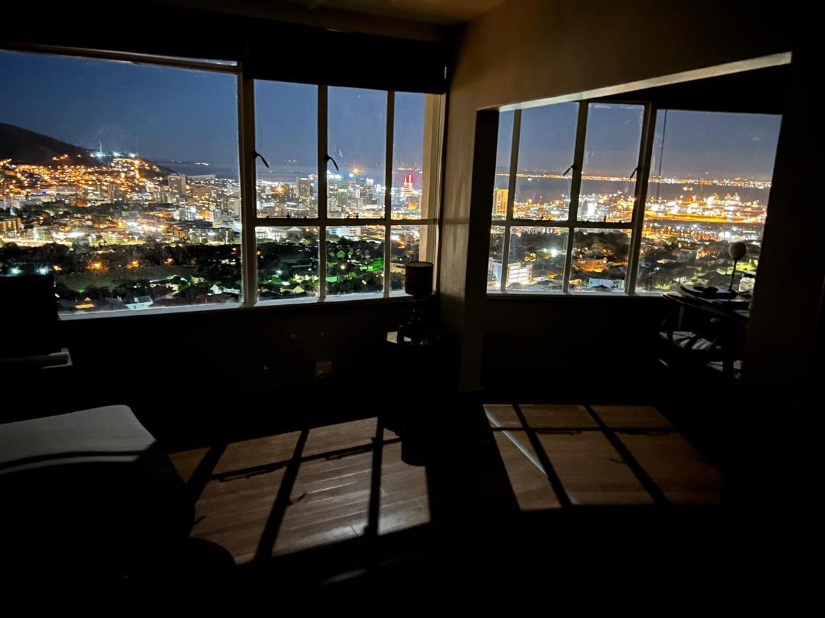 Breathtaking Views, Brand New Renovated Apartment เคปทาวน์ ภายนอก รูปภาพ