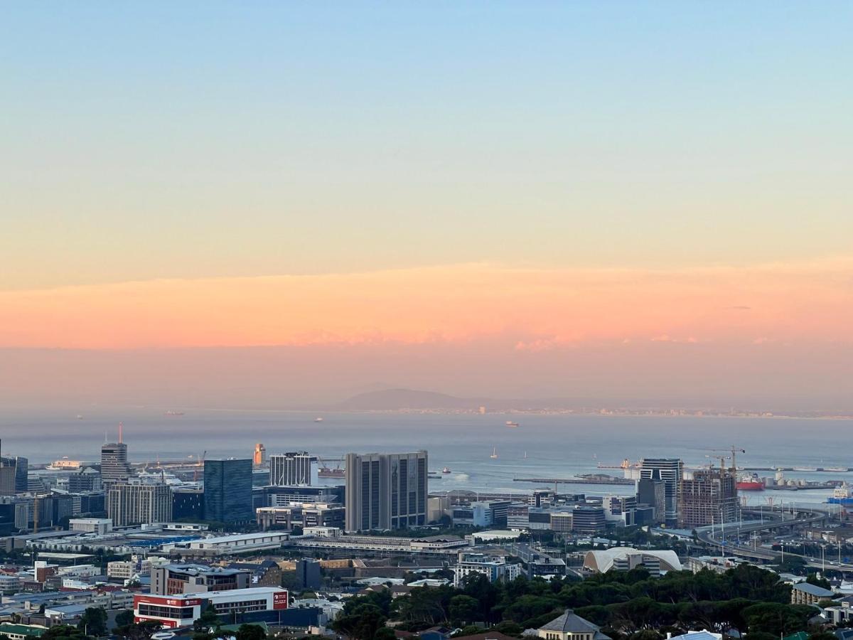 Breathtaking Views, Brand New Renovated Apartment เคปทาวน์ ภายนอก รูปภาพ